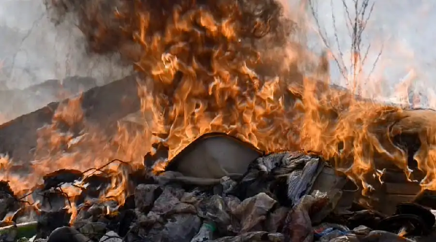 Environmental Disaster in Burj Al-Shamali: Who Will Hold the Officials Accountable for Burning Waste?